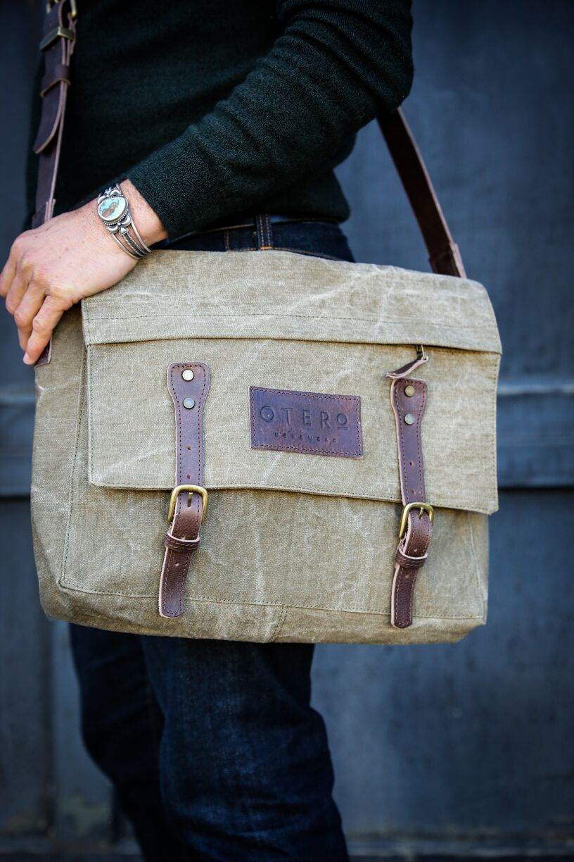 Vintage canvas 2025 shoulder bag