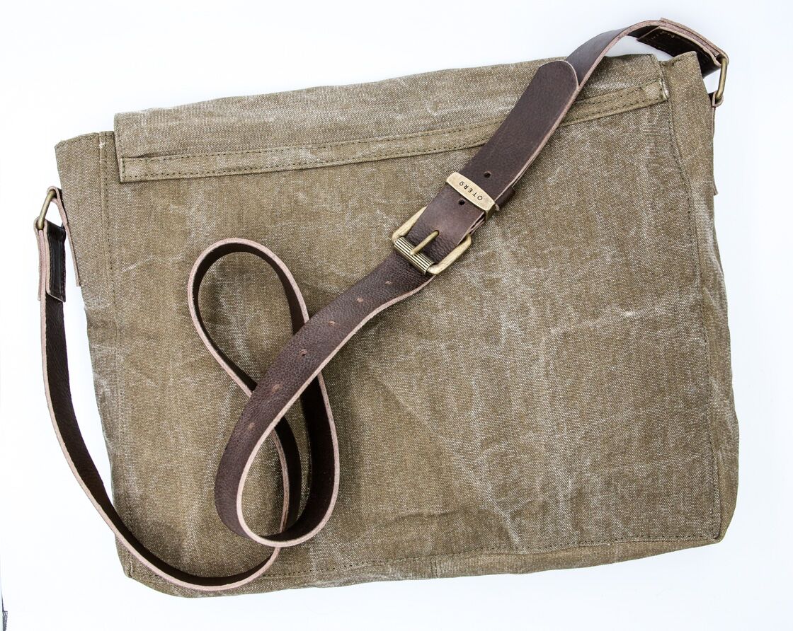 adjustable leather straps