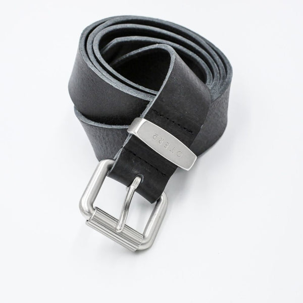 silver buckle and loop leather belt